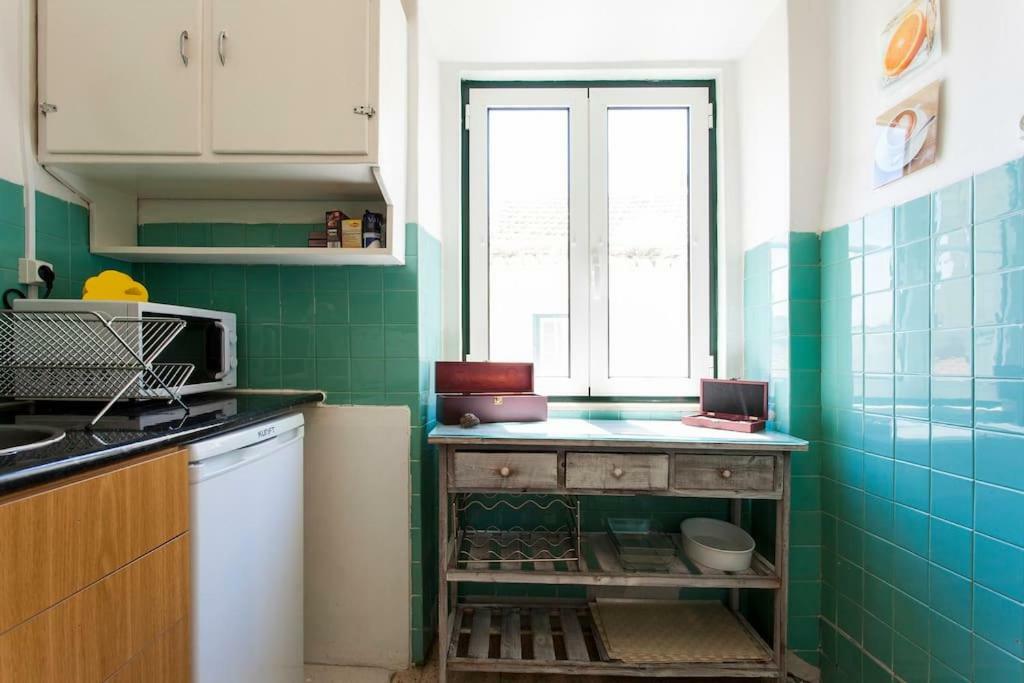 Cozy Flat Near Sao Bento Palace Apartamento Lisboa